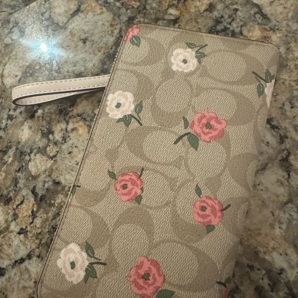 Coach Wristlet Wallet - Picture 2 of 4